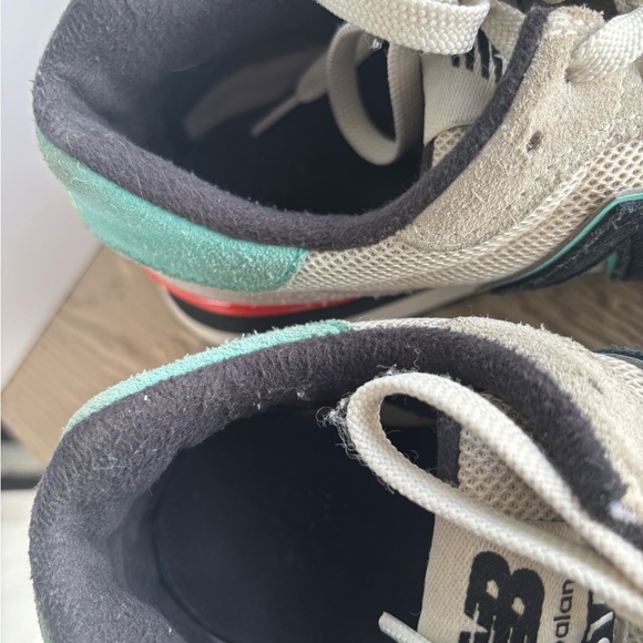 New Balance White and Teal Sneakers - Picture 6 of 10